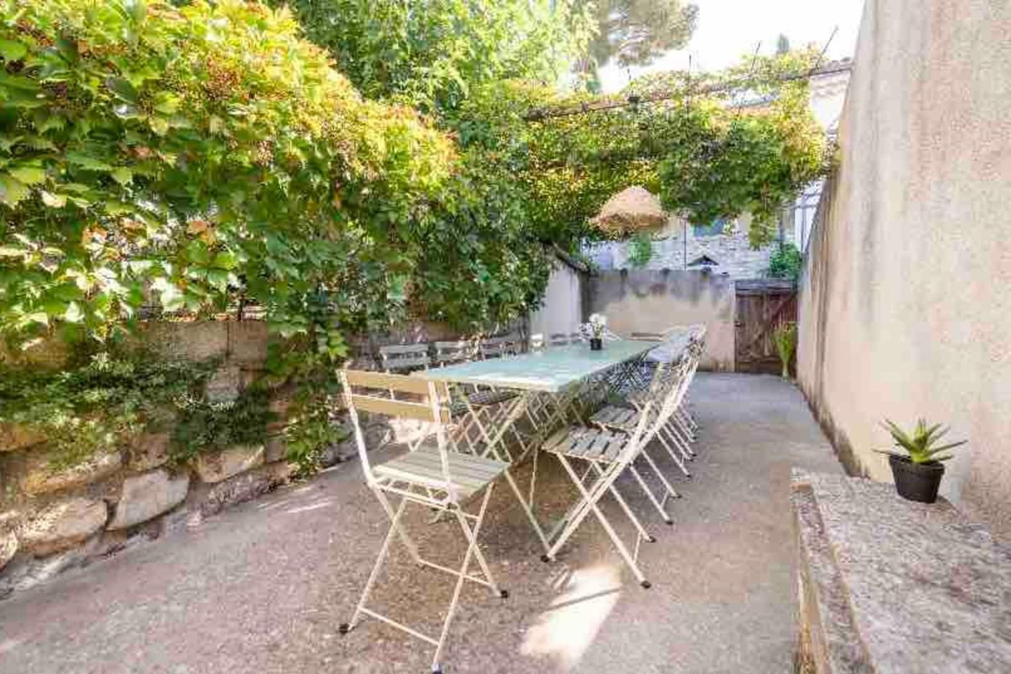 Maison Cosy Lodge 15 P Clim Wifi Cour Garage Montfrin Exterior photo